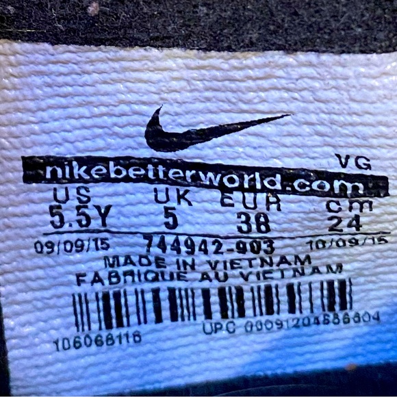 Nike soccer cleats size 5.5Y Rose Gold Copper worn one season great condition - Picture 9 of 9